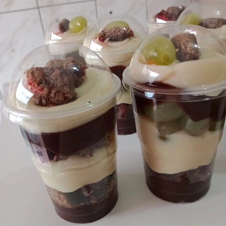 Copo da felicidade e doces